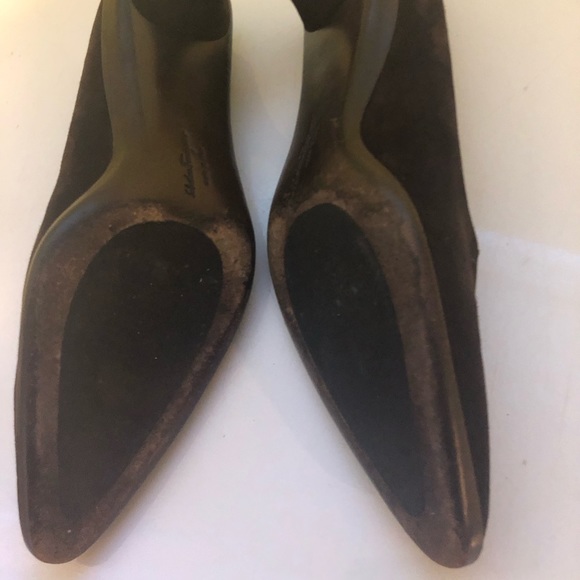 FERRAGAMO brown suede with 2” heel - Picture 4 of 4